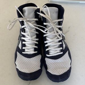 Asics Black and White Men's Shoes Wrestling Shoes